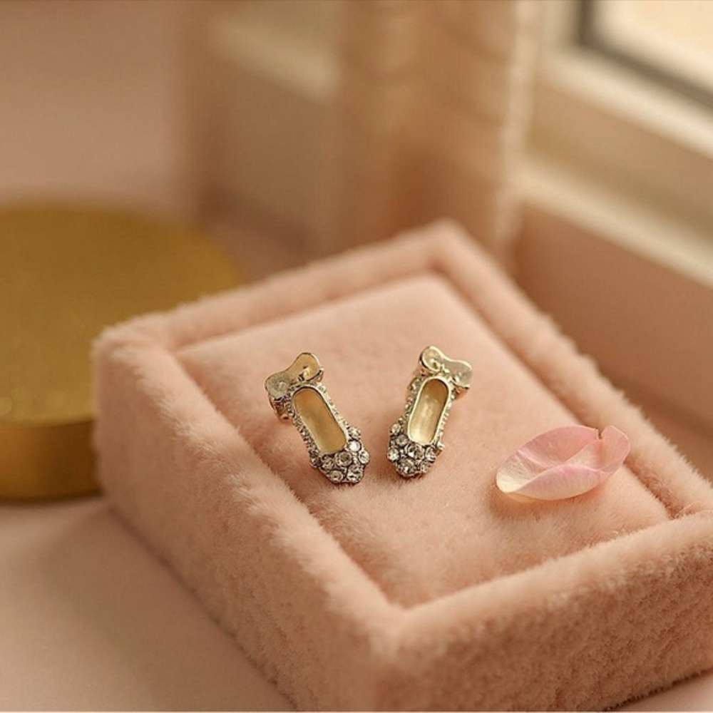 🆕🩰 Ballet shoe earrings w/pavé rhinestones, epoxy/enamel finish 🎀🎀